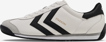 Baskets basses 'Stadion' Hummel en blanc : devant