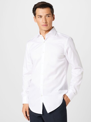 Coupe slim Chemise 'Kason' HUGO en blanc : devant