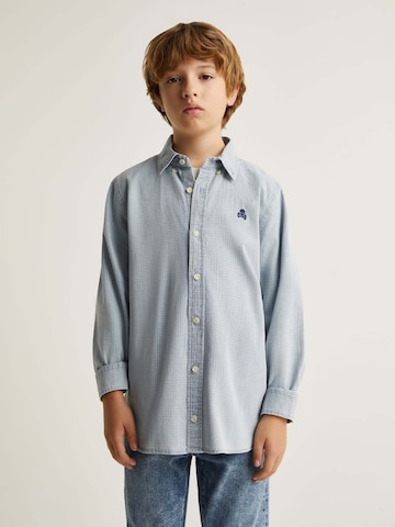 Coupe regular Chemise Scalpers en bleu : devant