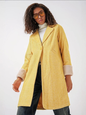 Cappotto invernale 'Mäntel' di Bigdart in giallo: frontale
