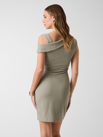 GUESS Kleid in Beige