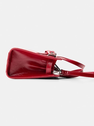 Bershka Handtasche in Rot