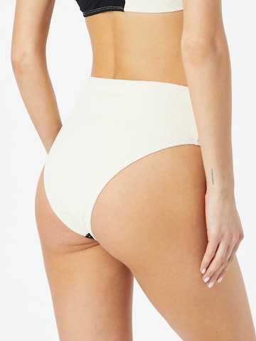 Underprotection Bikini bottom in Beige