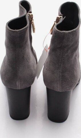 Tod's Dress Boots in 40 in Grey