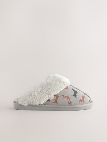 Next Copat | siva barva