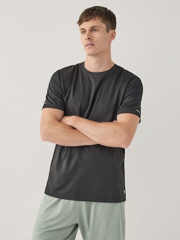 Next Funktionsshirt in Schwarz: Vorderseite