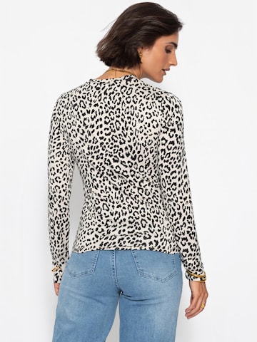 SASSYCLASSY Shirt in Beige