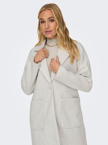 Manteau mi-saison 'NEW VICTORIA' ONLY en blanc