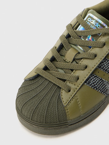 ADIDAS ORIGINALS Сникърси 'SUPERSTAR' в зелено