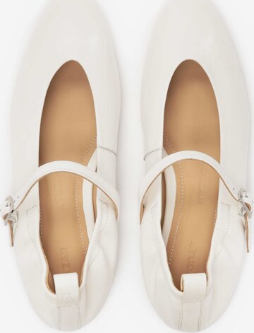 Kazar Studio Ballet Flats with Strap in White