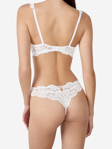 String 'Legende' di ETAM in beige