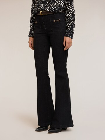 MOTIVI Flared Jeans in Black