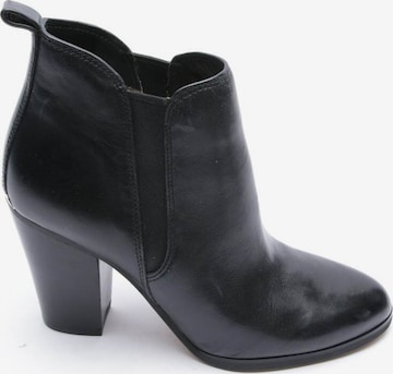 Michael Kors Dress Boots in 36 in Black: front