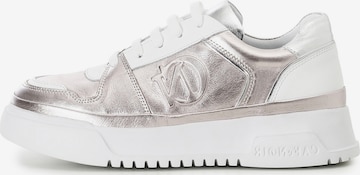 Sneaker bassa di CAFè NOIR in rosa: frontale