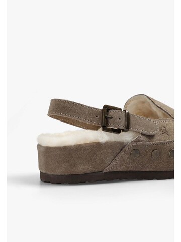 Scalpers Clogs in Grijs