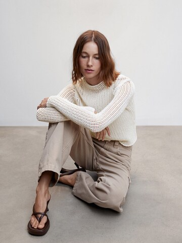 MANGO Pullover i beige