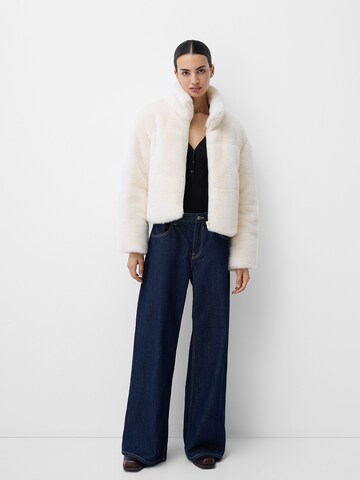 Veste mi-saison Bershka en blanc