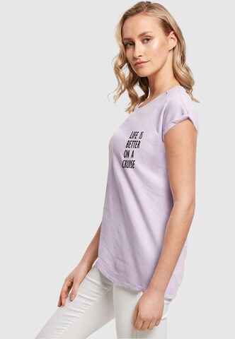 Merchcode T-Shirt 'Life Is Better' in Lila