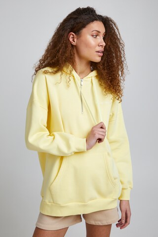 The Jogg Concept Sweatshirt in Yellow: front