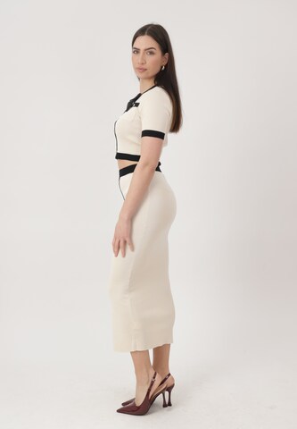 Elara Kostuum in Beige