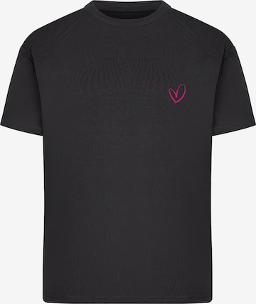 Urban Classics - Camisa 'Rainbow Heart' em preto: frente