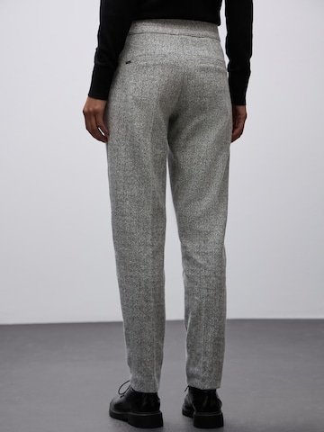 STREET ONE Slimfit Pantalon 'Bonny' in Grijs