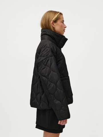 LeGer by Lena GerckePrijelazna jakna 'Beyond' - crna boja