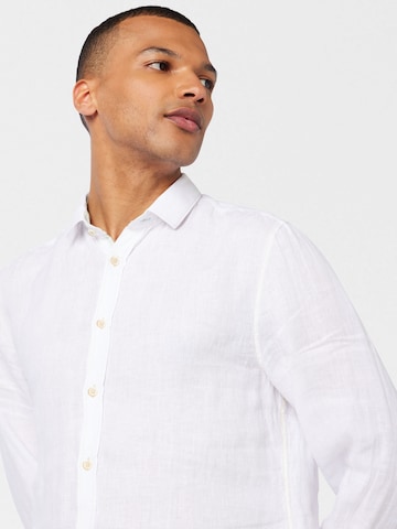 Coupe regular Chemise business COLOURS & SONS en blanc