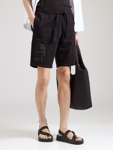 Loosefit Pantaloni di CAMP DAVID in nero: frontale