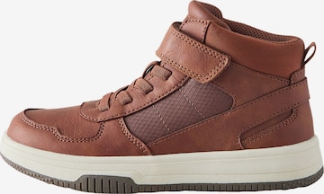 Next Sneaker in Braun: Vorderseite