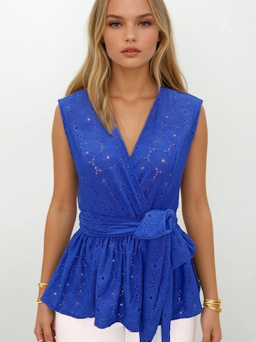 Trend Alaçatı Stili Bluzka w kolorze niebieski: przód