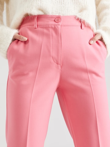 Regular Pantalon à plis UNITED COLORS OF BENETTON en rose