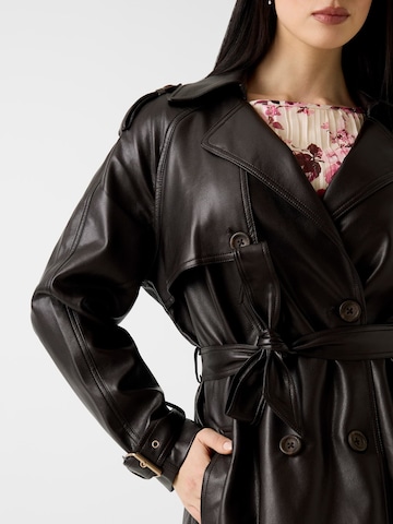 GUESS Mantel in Braun