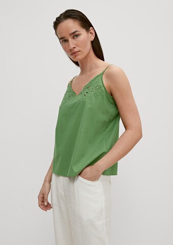 COMMA Top in Green: front