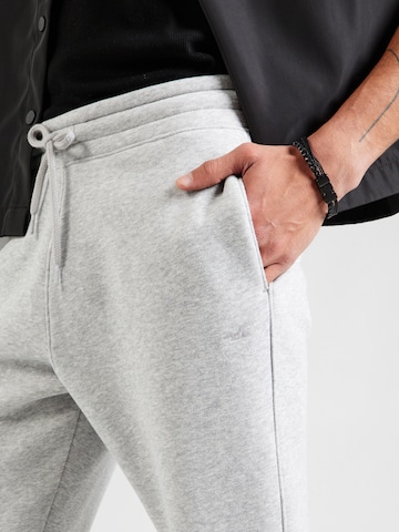 HOLLISTER Tapered Hose 'ALWAYS-ON' in Grau
