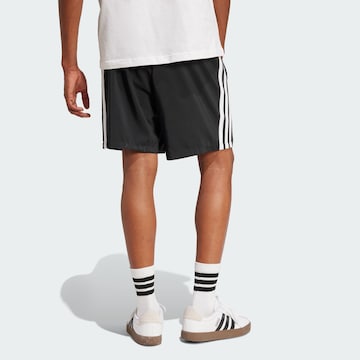 ADIDAS SPORTSWEAR regular Παντελόνι φόρμας 'Essentials Chelsea' σε μαύρο