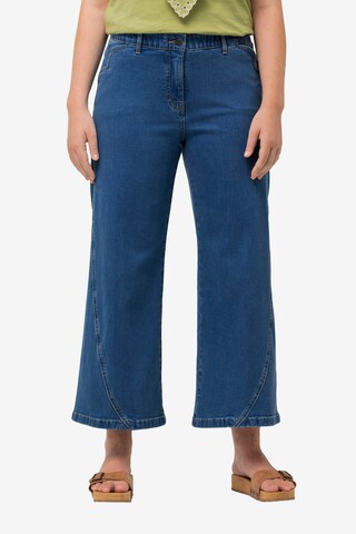 Ulla Popken Bootcut Jeans in Blauw: voorkant