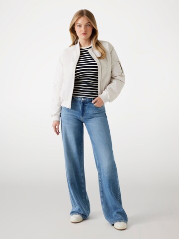 GUESS Jacke in Weiß