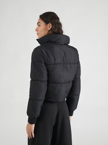 HOLLISTER Jacke in Schwarz