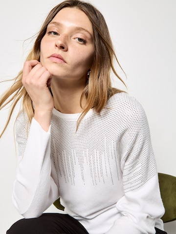 Pull-over Apricot en blanc