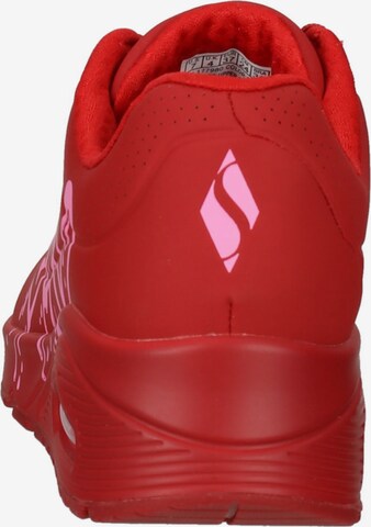SKECHERS Sneaker in Rot