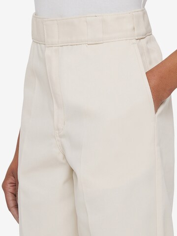 DICKIES - Regular Calças com vincos '874' em branco