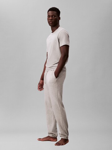Calvin Klein Tapered Hose in Grau