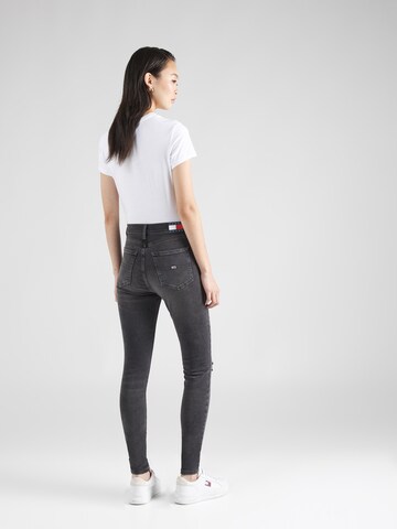 Tommy Jeans Skinny Farkut 'SYLVIA HIGH RISE SKINNY' värissä harmaa