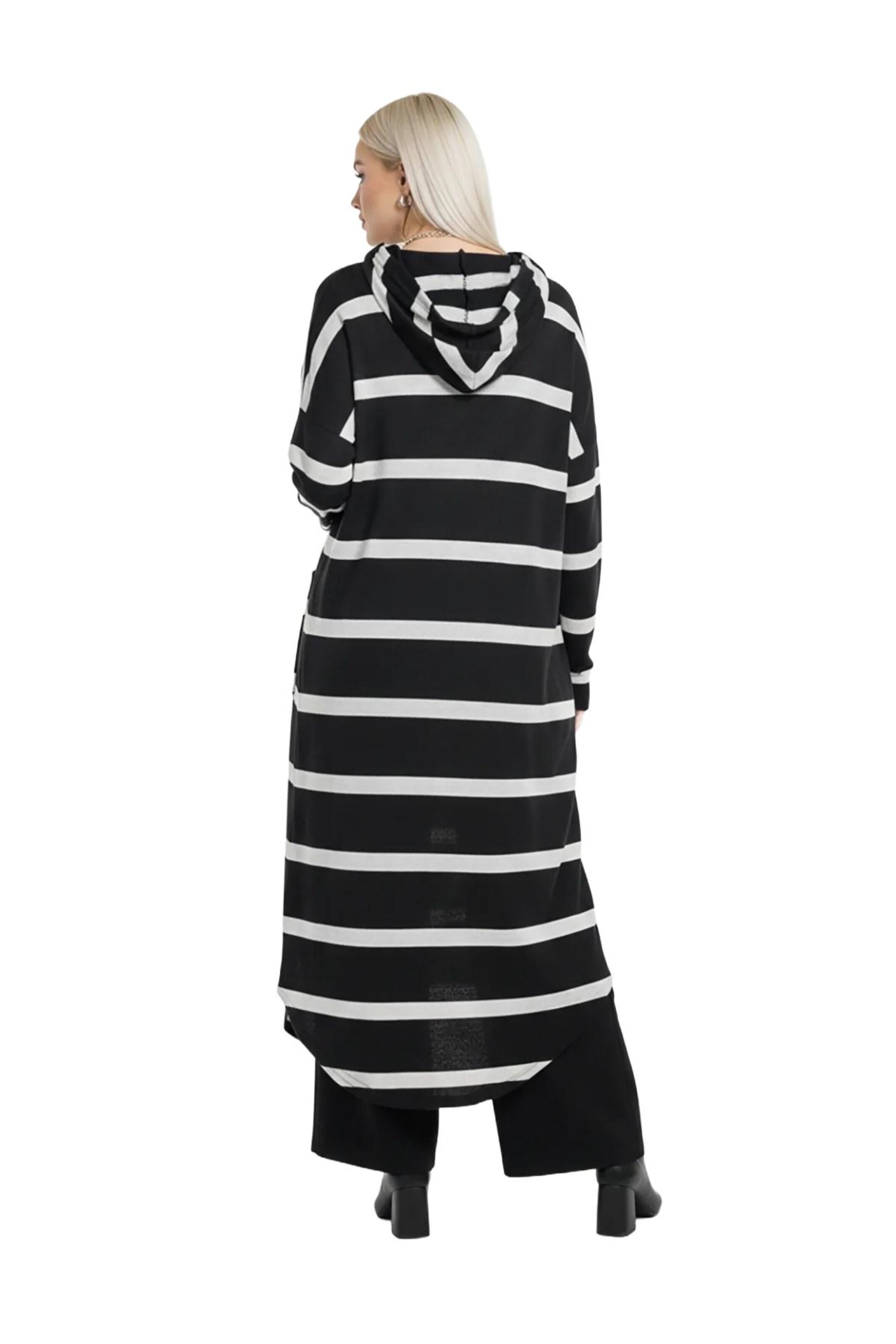 Shape Of You Gebreide mantel in Zwart