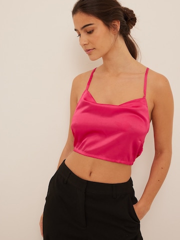 NA-KD Top in Roze: voorkant