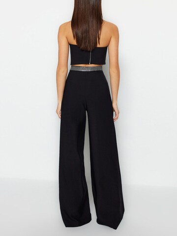 Trendyol Wide Leg Housut värissä musta