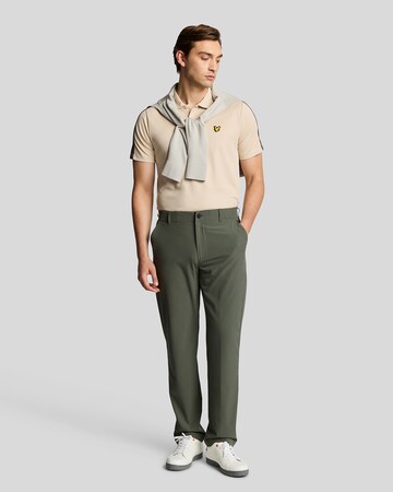 Lyle & Scott Regular Broek in Groen: voorkant