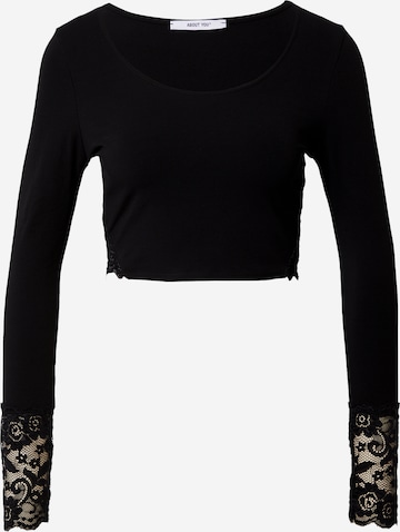 ABOUT YOU T-shirt 'Tamina' i svart: framsida