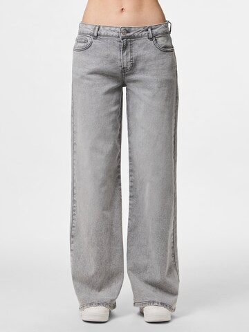 PIECES Wide leg Jeans 'PCSelma' in Grey: front